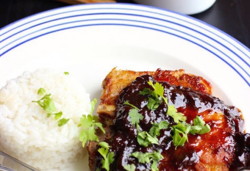 Pork Cops with Prune Sauce (Chuleta con Salsa de Ciruela)|mycolombianrecipes.com