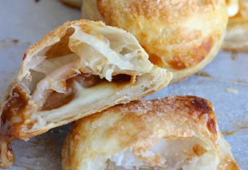 Pastel Gloria (Guava, Dulce de Leche and Cheese Pastry) |mycolombianrecipes.com