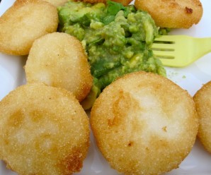 Arepitas Fritas con Guacamole