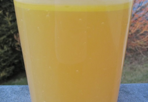 Caldo Basico de Pollo (Colombian-Style Chicken Stock)