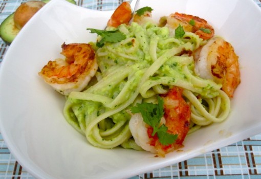 Pasta with Avocado Sauce and Garlic Shrimp