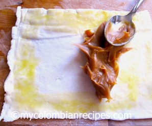 Pasteles de Arequipe (Dulce de Leche Turnovers)