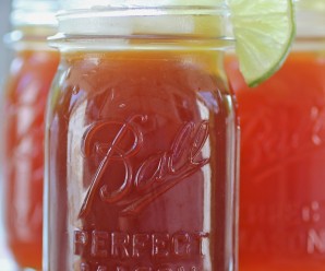 Guarapo Costeño (Colombian Sugar Cane and Lime Drink)
