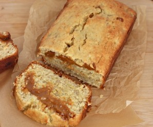 Pan de Banano y Arequipe) Banana and Dulce de Leche Bread