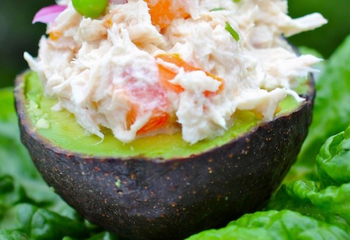 Aguacate Relleno de Atún (Tuna Stuffed Avocado)