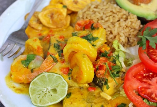 Encocado de Pescado y Camarón (Fish and Shrimp in Coconut Sauce)