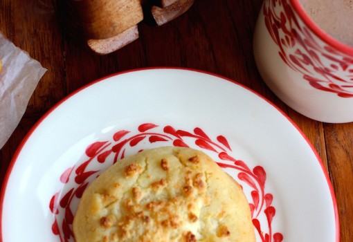 Garullas (Corn Meal and Fresh Cheese Bread) |mycolombianrecipes.com