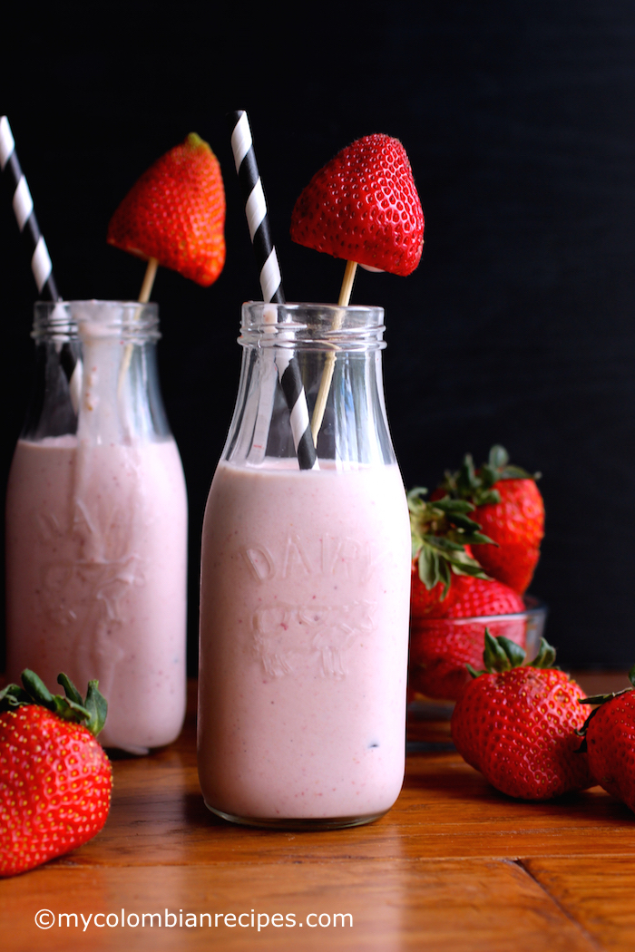 Fresa Colada (Strawberry Colada) | My Colombian Recipes