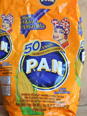 Harina pan (Preccoked Corn Meal) |mycolombianrecipes.com