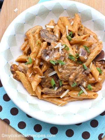 Pasta with mushrooms Sauce |mycolombianrecipes.com