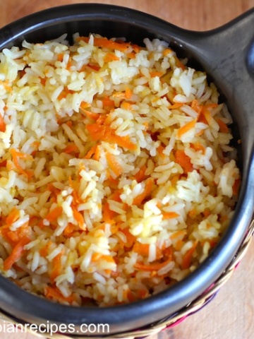 This Rice with Carrots (Arroz con Zanahoria) is very easy to make and popular in Colombian homes.|mycolombianrecipes.com