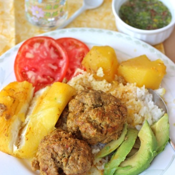 Sudado de albondigas (Colombian Meatball Stew) |mycolombianrecipes.com