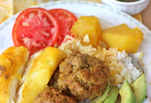 Sudado de albondigas (Colombian Meatball Stew) |mycolombianrecipes.com
