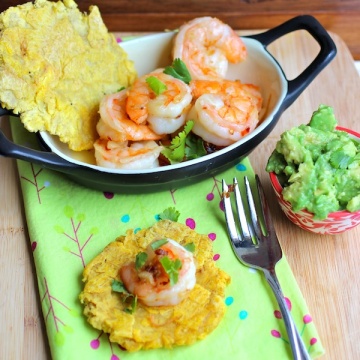 Camarones al Ajillo (Shrimp in Garlic Sauce) |mycolombianrecipes.com