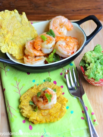 Camarones al Ajillo (Shrimp in Garlic Sauce) |mycolombianrecipes.com