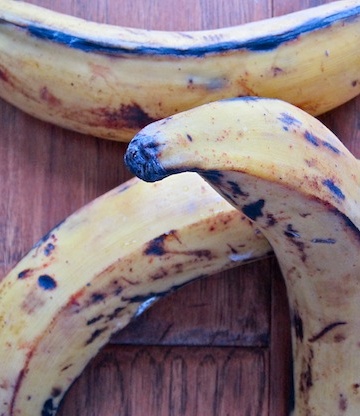 Platano Maduro (Ripe Plantain) |mycolombianrecipes.com