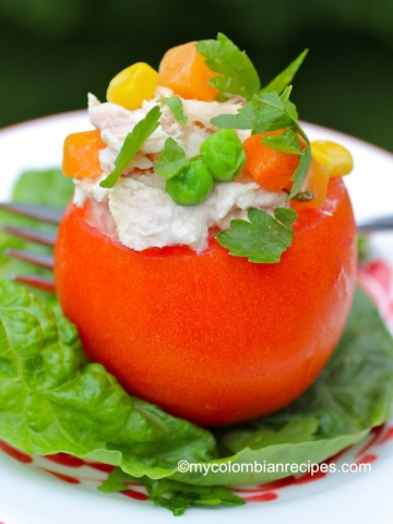 Tomates Rellenos de Atún (Tuna salad Stuffed Tomatoes)|mycolombianrecipes.com