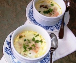 Huevos con Champiñones (Baked Eggs with Mushrooms) |mycolombianrecipes.com