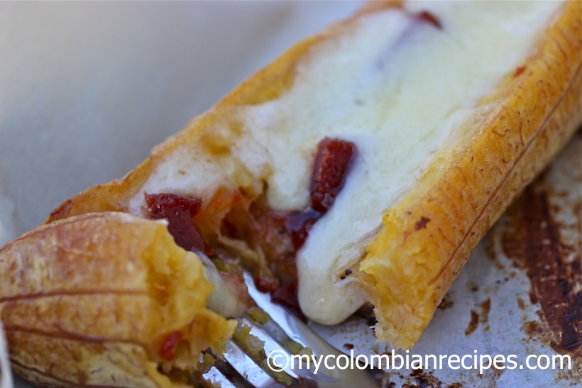 BAKED PLANTAINS WITH GUAVA AND CHEESE (PLATANOS ASADOS CON BOCADILLO Y QUESO)