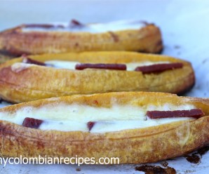 Plátanos asados con Queso y Bocadillo (Baked Plantains with Cheese and Guava Paste)|mycolombianrecipes.com