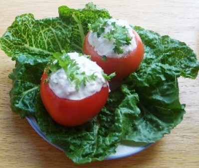 tomates stuffed with tuna