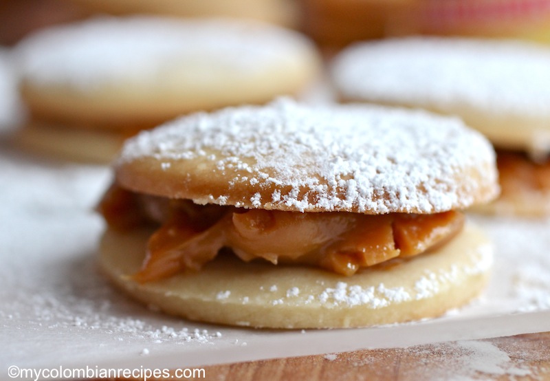 Alfajores (Dulce de Leche Cookie Sandwich)