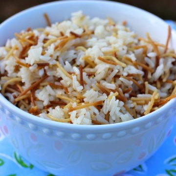 Arroz con Fideos (Angel Hair Rice) |mycolombianrecipes.com