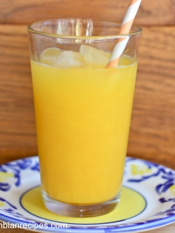Mango Juice (jugo de Mango)|mycolombianrecipes.com