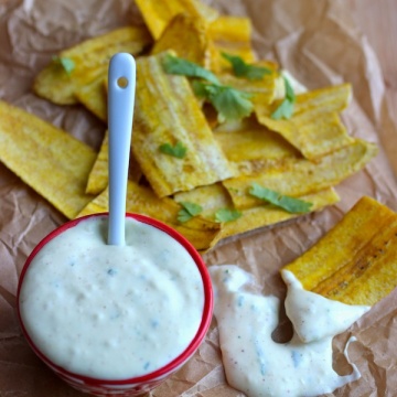 Platanitos (Plantain Chips)|mycolombianrecipes.com