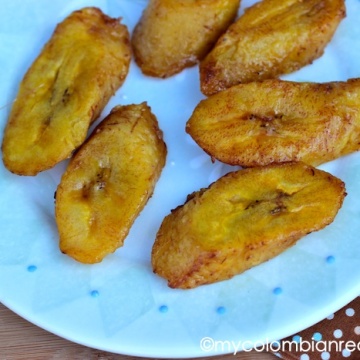 Tajadas de Plátano (Fried Ripe Plantain) |mycolombianrecipes.com