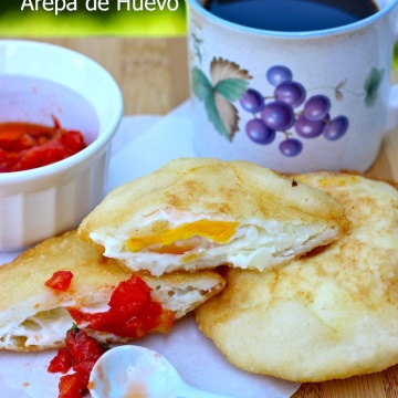 Arepa Filled with Egg (Arepa de Huevo) |mycolombianrecipes.com