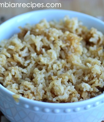 Rice with Caramelized Onions (Arroz con Cebolla al Caramelo) |mycolombianrecipes.com