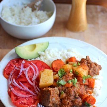 Estofado de Carne (Beef Stew) |Mycolombianrecipes.com