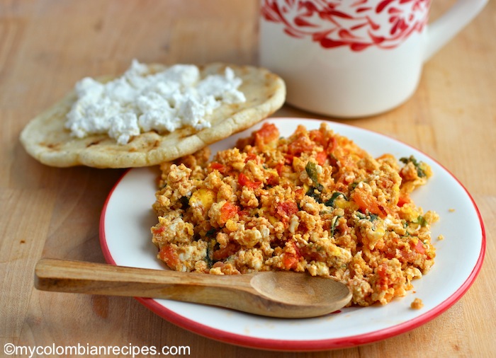 Huevos Pericos (Scrambled Eggs with Tomato and Scallions