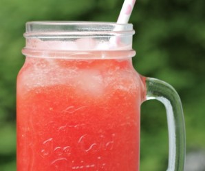 Watermelon Juice (Jugo de Sandía)|mycolombianrecipes.com