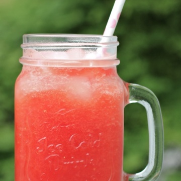 Watermelon Juice (Jugo de Sandía)|mycolombianrecipes.com