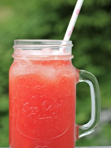 Jugo de Sandia o Patilla |mycolombianrecipes.com