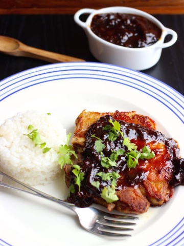 Pork Cops with Prune Sauce (Chuleta con Salsa de Ciruela)|mycolombianrecipes.com