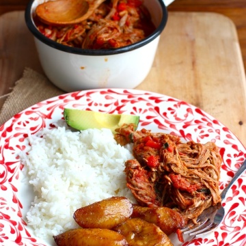 Carne Desmechada o Ropa Vieja (Shredded Beef) |mycolombianrecipes.com