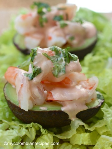 Avpcado Stuffed with Shrimp