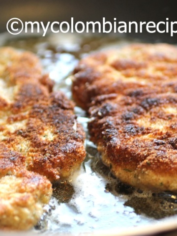 Chuleta Valluna (Colombian-Style Breaded Pork) |mycolombianrecipes.com