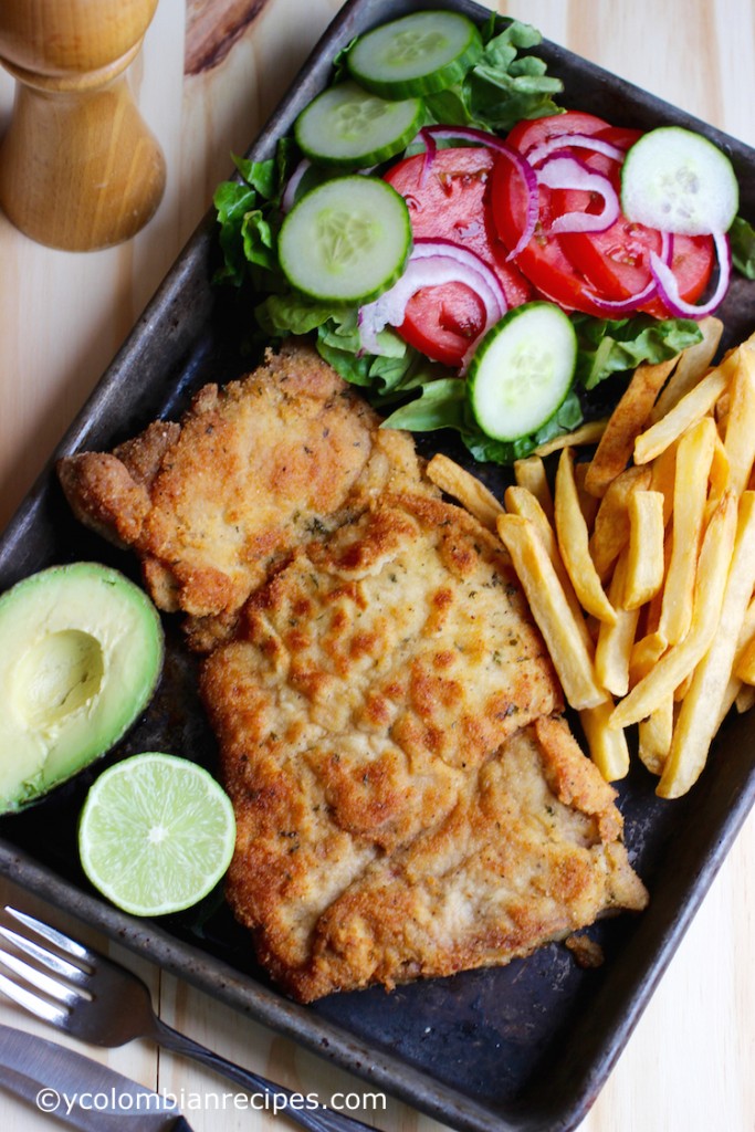 Chuleta Valluna (Colombian-Style Breaded Pork) |mycolombianrecipes.com