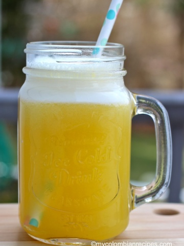 Jugo de Piña |mycolombianrecipes.com