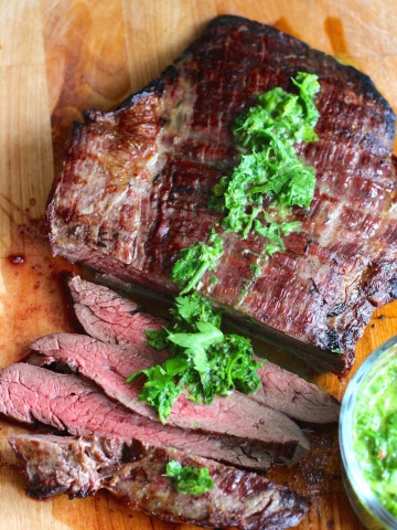 Steak with Chimichurri Sauce (Carne con Chimichurri) |mycolombianrecipes.com