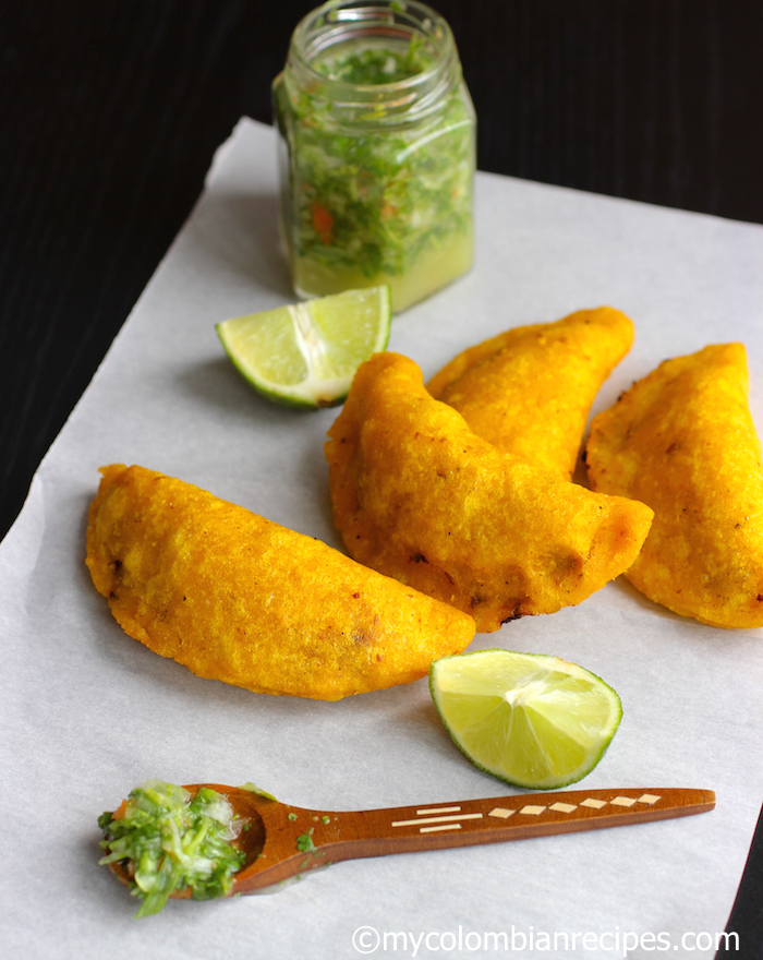 Colombian Empanadas (Empanadas Colombianas) |mycolombianrecipes.com