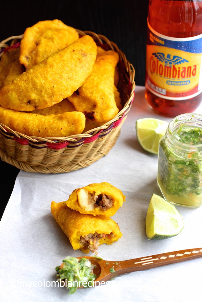 Colombian Empanadas (Empanadas Colombianas) |mycolombianrecipes.com