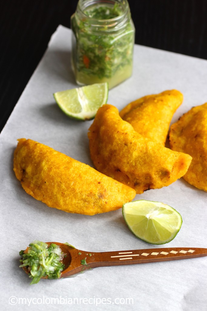 Colombian Empanadas (Empanadas Colombianas)|mycolombianrecipes.com