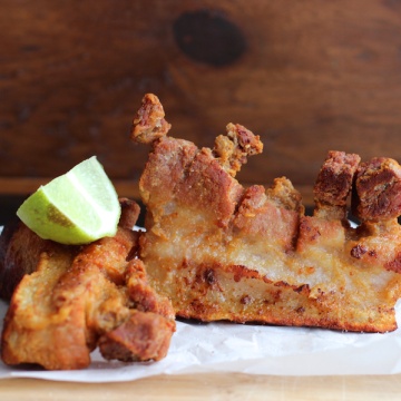 Colombian-Style Fried Pork Belly (Chicharrón Colombiano)|mycolombianrecipes.com