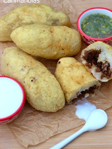 Carimañola (Meat and Cheese Stuffed Yuca) |mycolombianrecipes.com