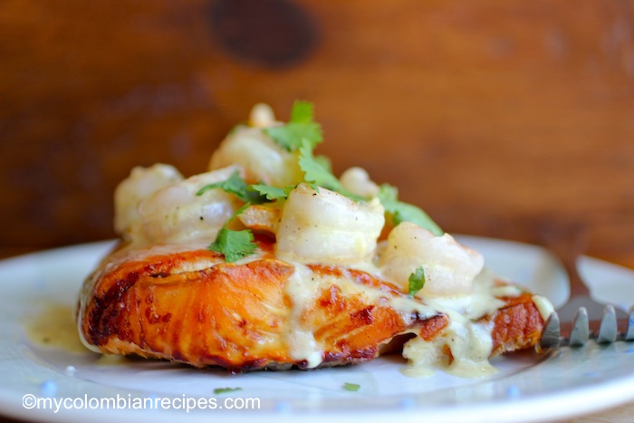 pescado con salsa de camarones